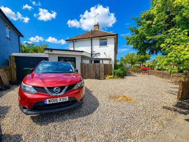 House for sale in Alton Barnes, Essex