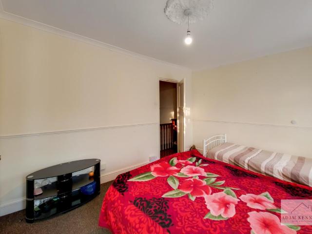 House for sale in Lower Edmonton, Edmonton