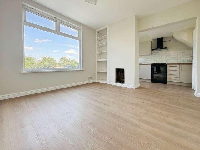 House for sale in Elmfield, Leicestershire