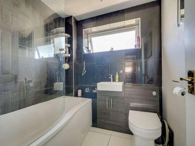 House for sale in Leighton-Linslade, Leighton Buzzard