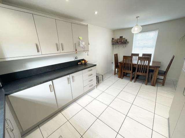 House for sale in East Wichel, Rodbourne