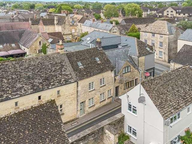 House for sale in Fossebridge, Gloucestershire