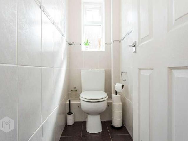 House for sale in Bradshaw, Lee Bank