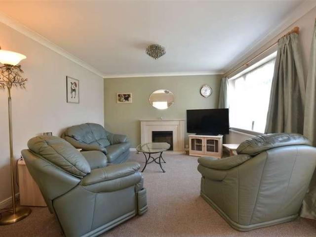 House for sale in Bowers Gifford, Essex