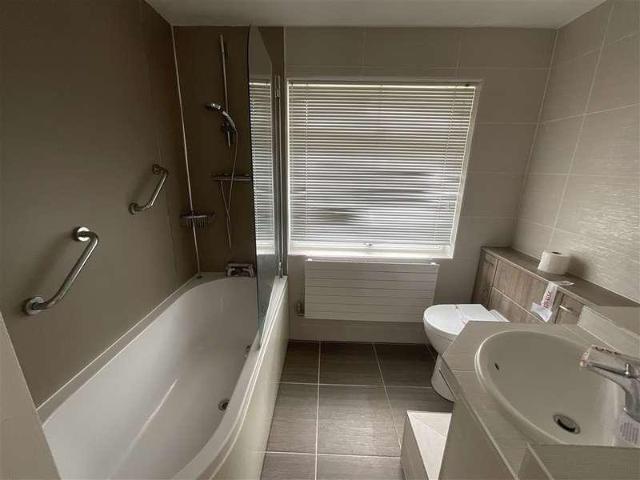 House for sale in Hampshire Farm, Spring Vale
