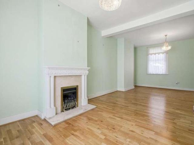 House for sale in Canning Town, Greater London