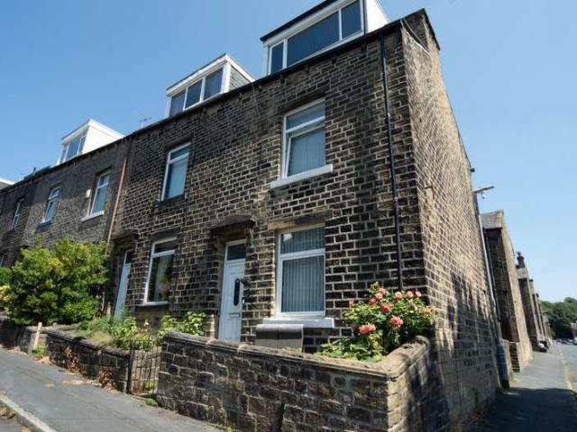 House for sale in Willowfield, Sowerby Bridge