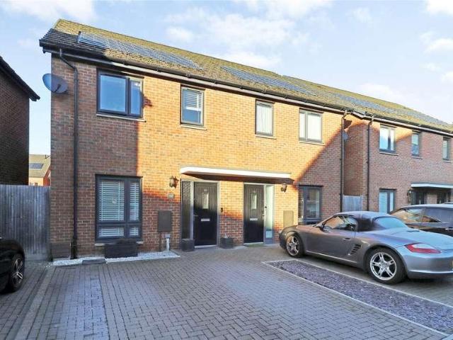 House for sale in Westfield, Woking