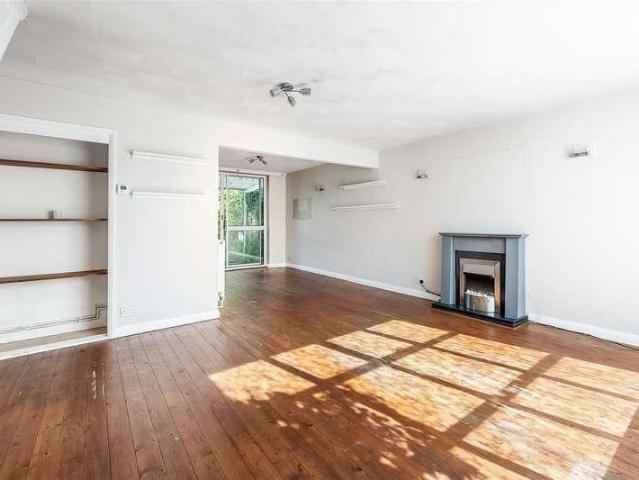 House for sale in Oxted, Hillview