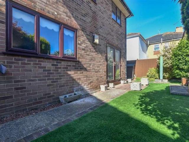 House for sale in Willesborough, Bridgefield