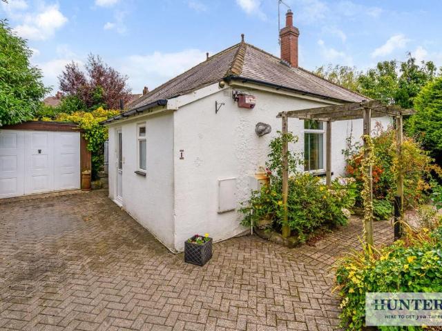 House for sale in Henshaw, Yeadon