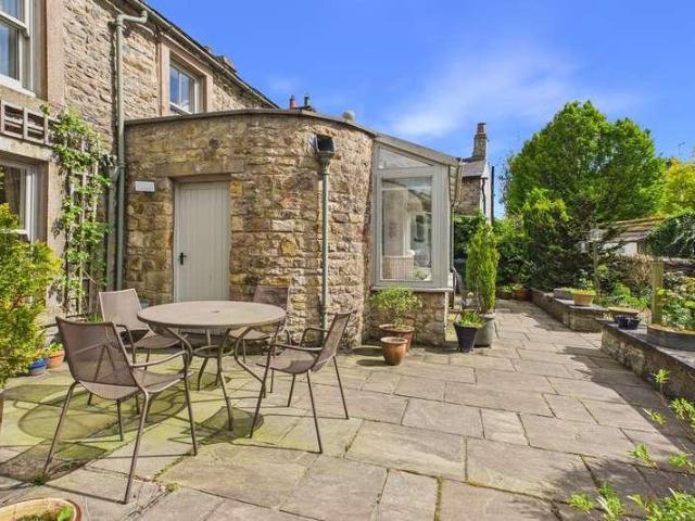 House for sale in Whittington, Bare