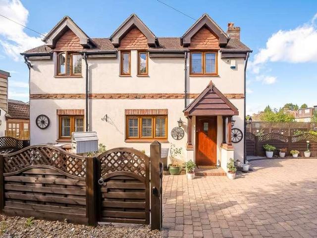 House for sale in Bromley Common, Greater London