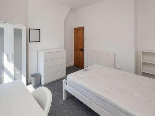 House for sale in Georgia, Greater Manchester