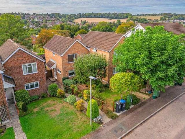 House for sale in Chiltern Park, Dacorum