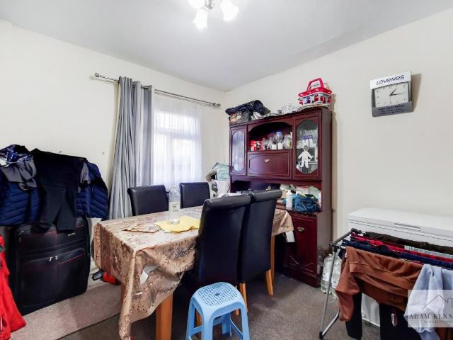 House for sale in Lower Edmonton, Edmonton