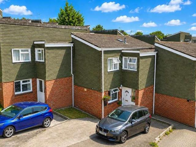 House for sale in Highfield, Pouchen End
