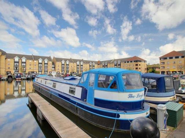 House for sale in Bennetts End, Pouchen End