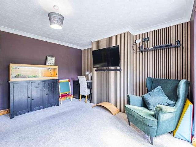 House for sale in Holywell, Studham