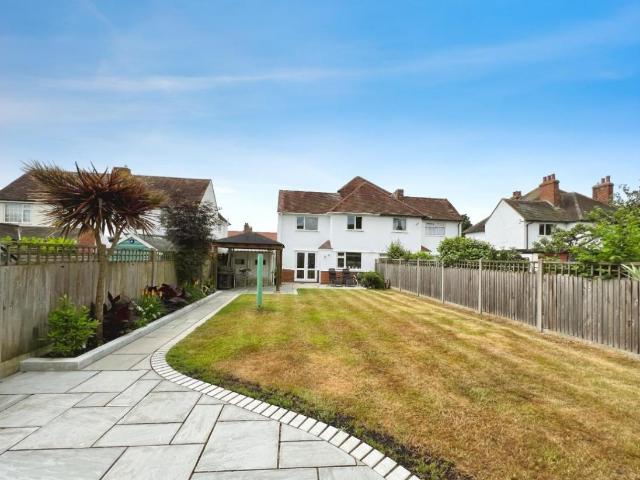 House for sale in Folkestone, Morehall