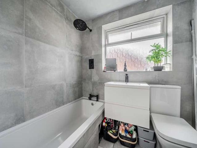 House for sale in Tewkesbury, Pamington