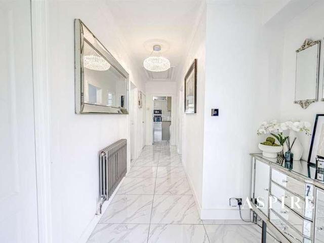 House for sale in Thundersley, Essex