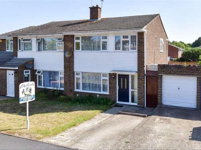 House for sale in Allington, Midway