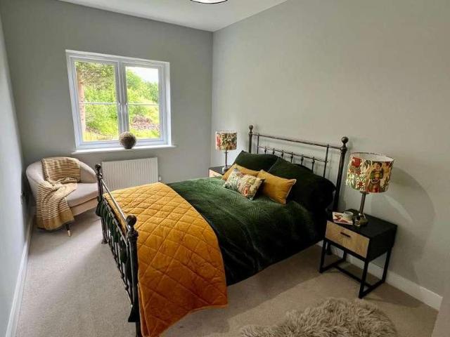 House for sale in Charlesworth, East Midlands