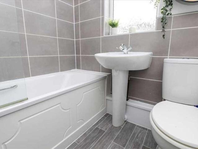 House for sale in Oak Hill Park, Calderstones