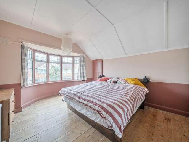 House for sale in London Borough of Merton, Mitcham