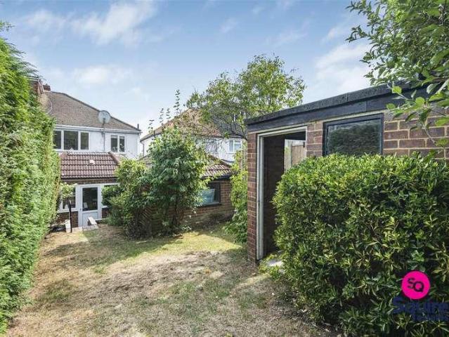 House for sale in Mill Hill, Greater London
