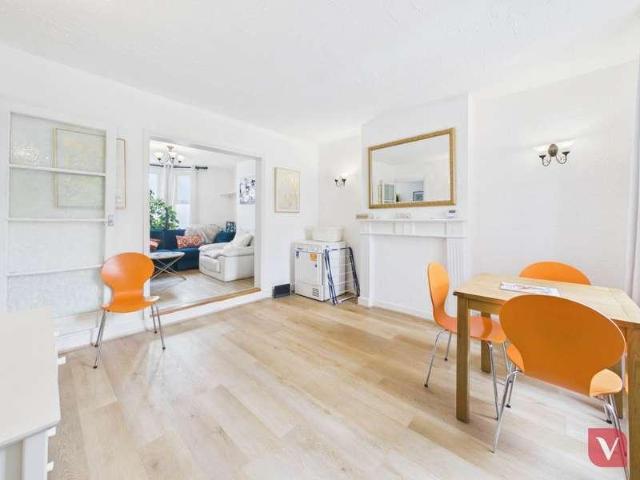House for sale in Biscot, Luton
