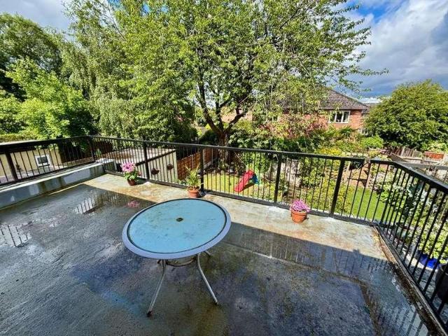 House for sale in Georgia, Greater Manchester