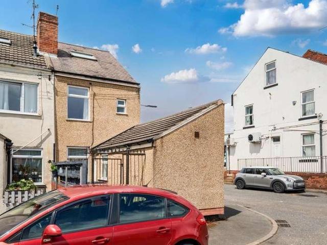 House for sale in Elmton, East Midlands