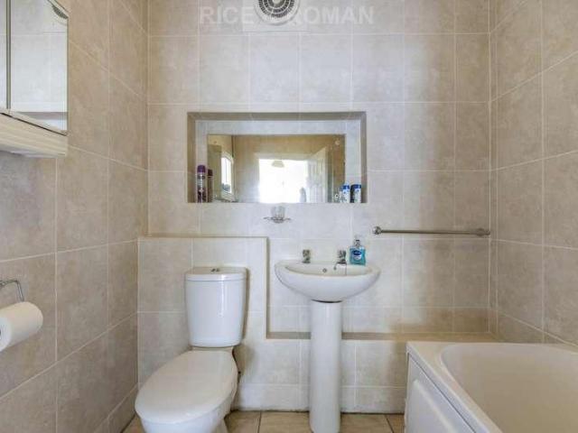 House for sale in Twickenham, Whitton