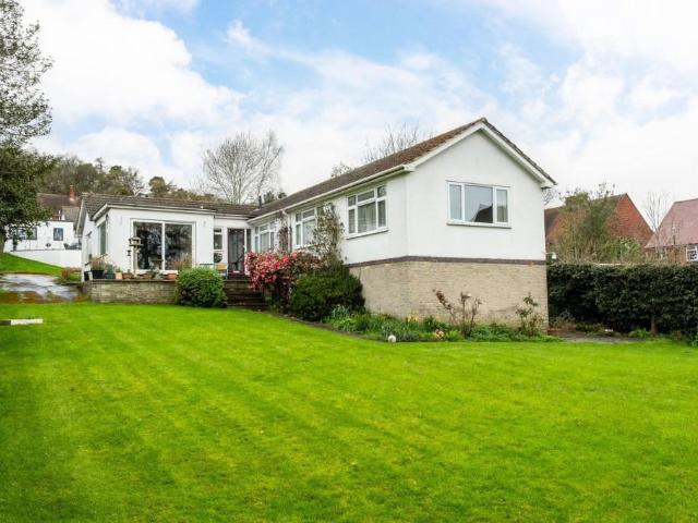 House for sale in Woodhouse Eaves, Elmfield