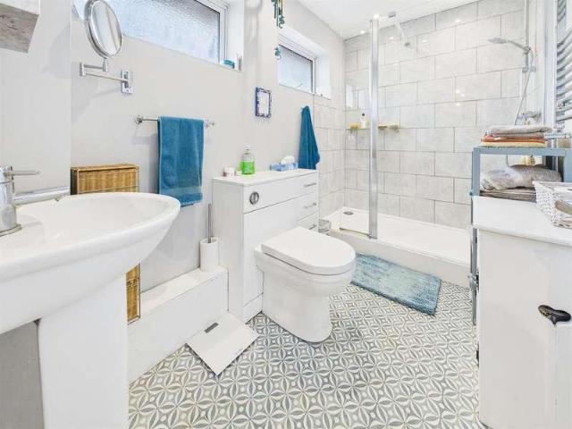 House for sale in Black Bourton, Oxfordshire