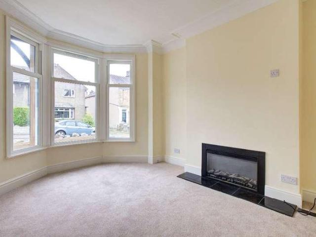 House for sale in Greaves, Bare
