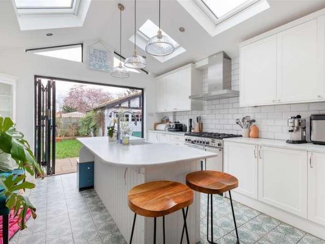 House for sale in London Borough of Merton, Merton Park