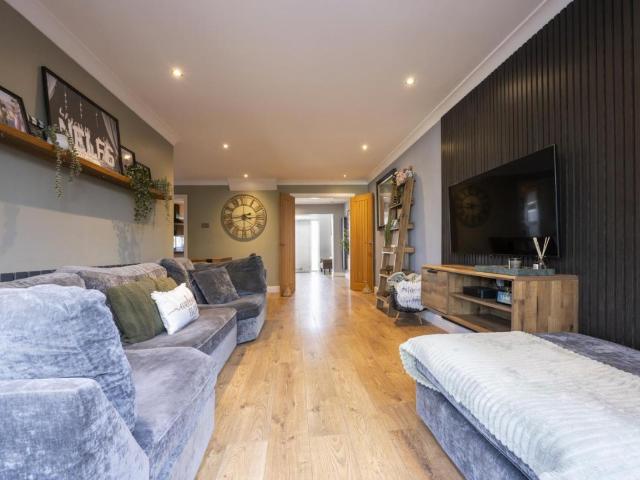 House for sale in Kingswinford, West Midlands