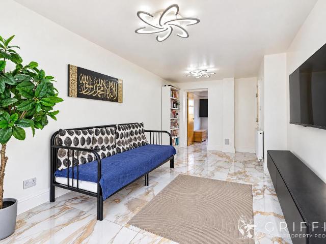House for sale in Tilbury, Essex