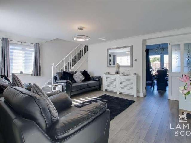House for sale in Dale Hill, Essex