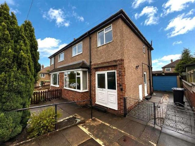House for sale in Huddersfield, West Yorkshire