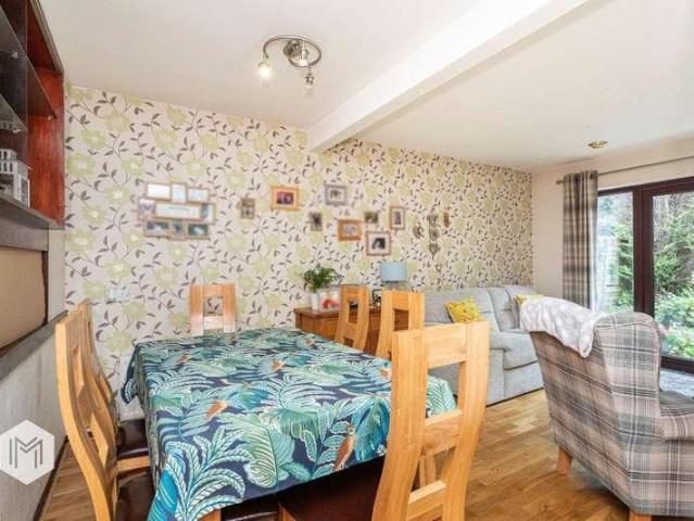 House for sale in Bradshaw, Lee Bank