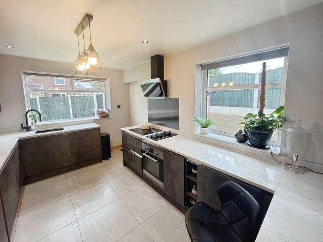 House for sale in Ladybridge, Lee Bank