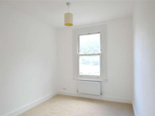 House for sale in London Borough of Croydon, Kenley