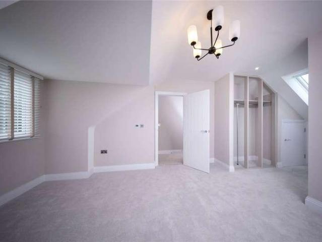 House for sale in Martin's Heron, Winkfield