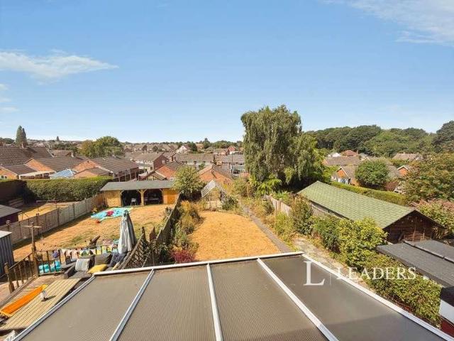 House for sale in Potters Corner, East Midlands