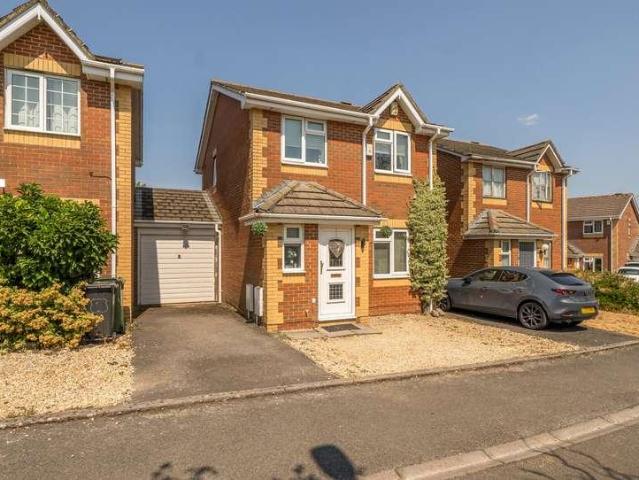 House for sale in Barrs Court, Cadbury Heath