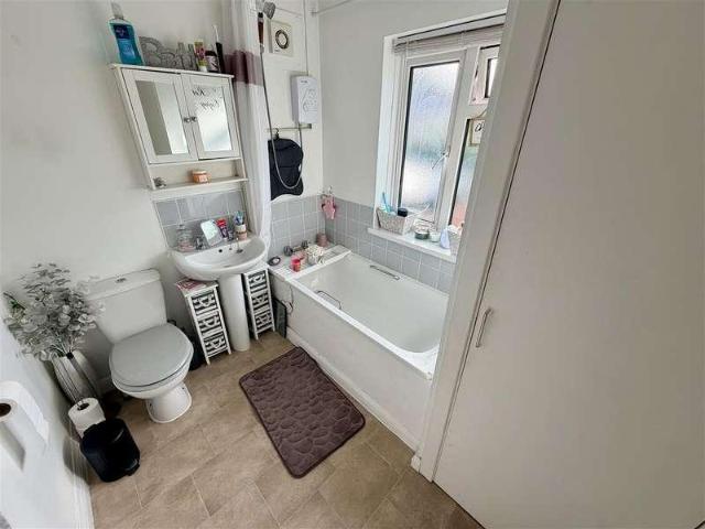 House for sale in Kettlebrook, Staffordshire